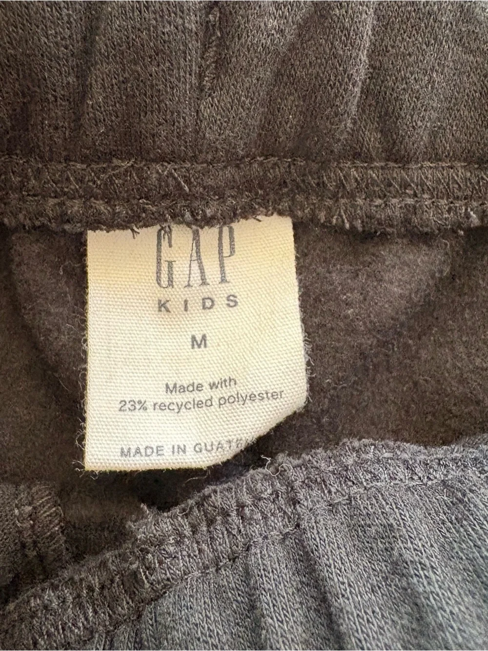 Gap Kids Relaxed Logo Pull-On Shorts in Black, Size M (8)